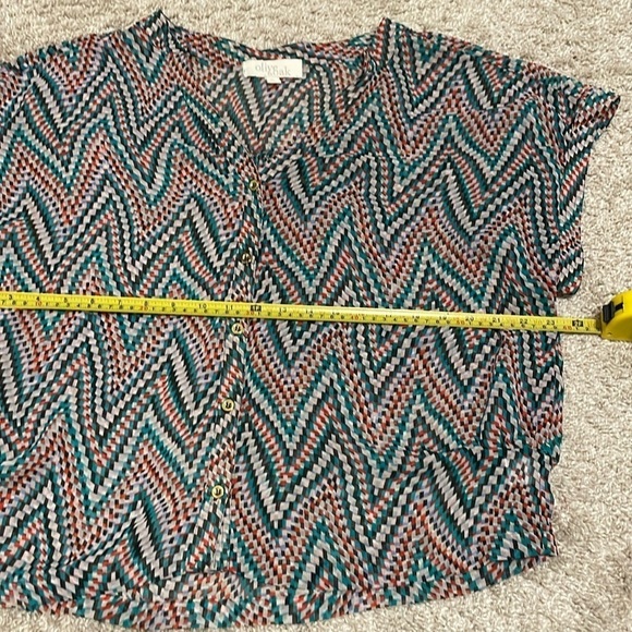 Olive & Oak Women’s Tunic Red & Green Sheer Geometric Contemporary Bohemian - Picture 11 of 12